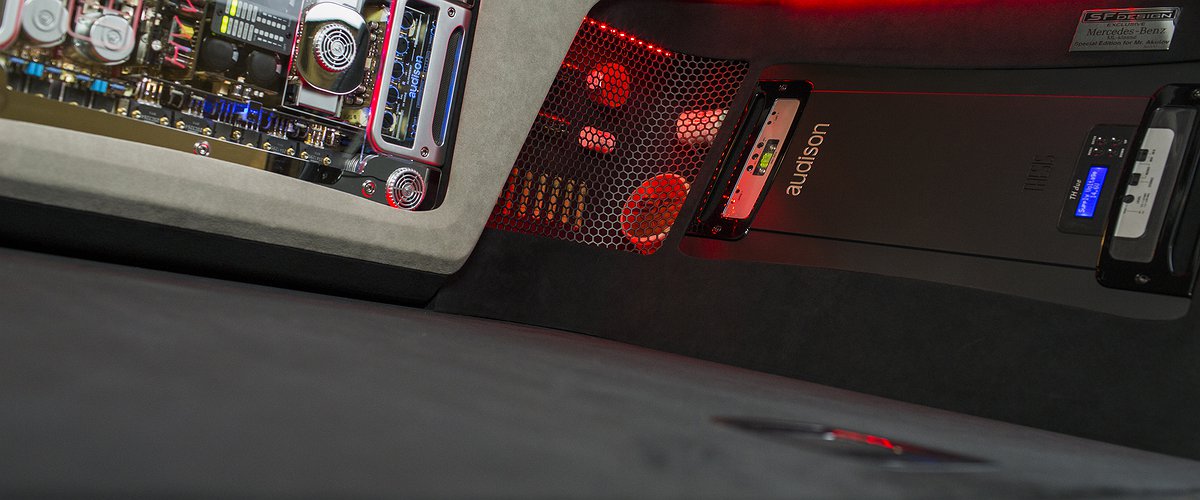 Темная сторона луны (Lamborghini Aventador LP750-4 SV)