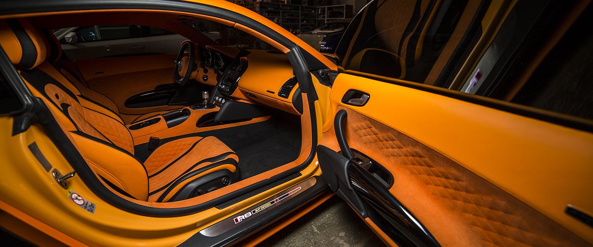Зеркало мира (Audi R8)