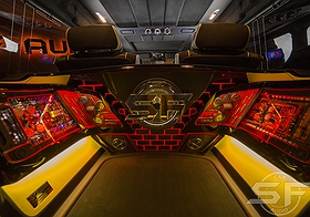 Mercedes Benz G500 4x4 sf-design edition. Полная индивидуализация автомобиля. Установка аудиосистемы и пошив салона.