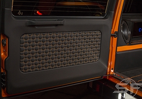Mercedes Benz G63 AMG тюнинг, установка аудиосистемы и раздельный задний ряд. sf-audio sf-design в автомобили w463 w464